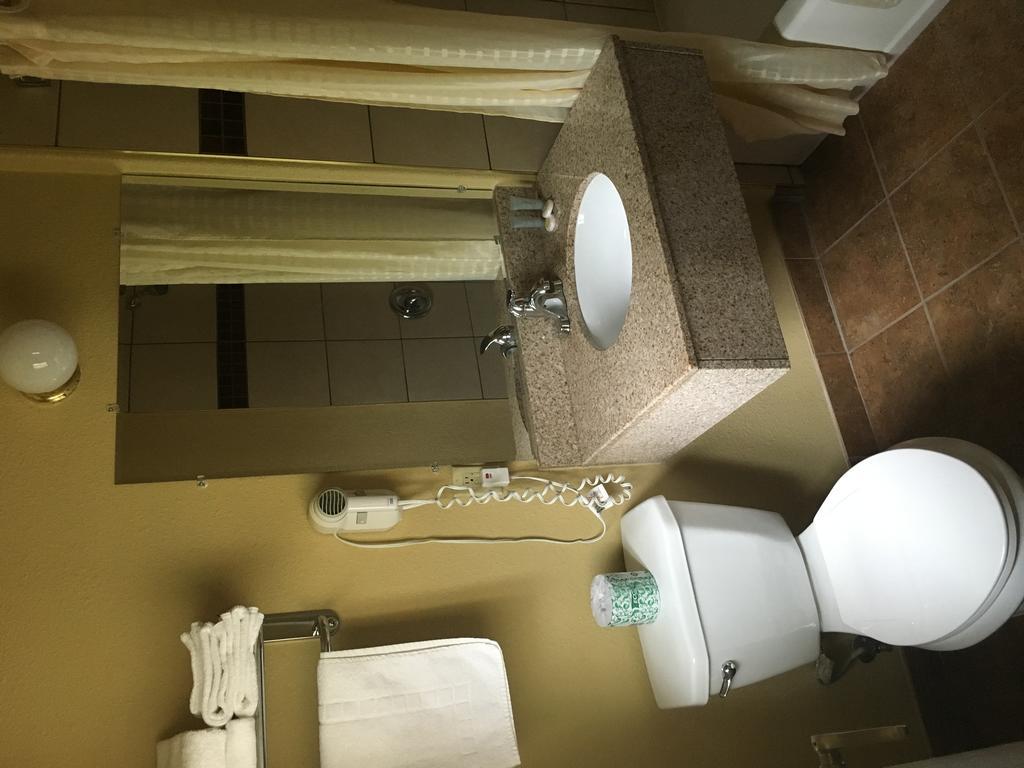 רדינג Sundial Lodge מראה חיצוני תמונה